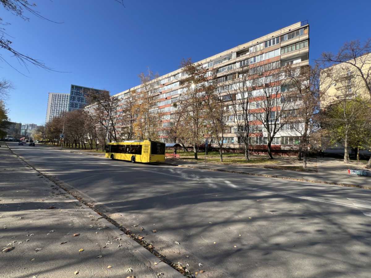 Продаж 1-кімнатної квартири 31.92 м², Полкова вул., 55