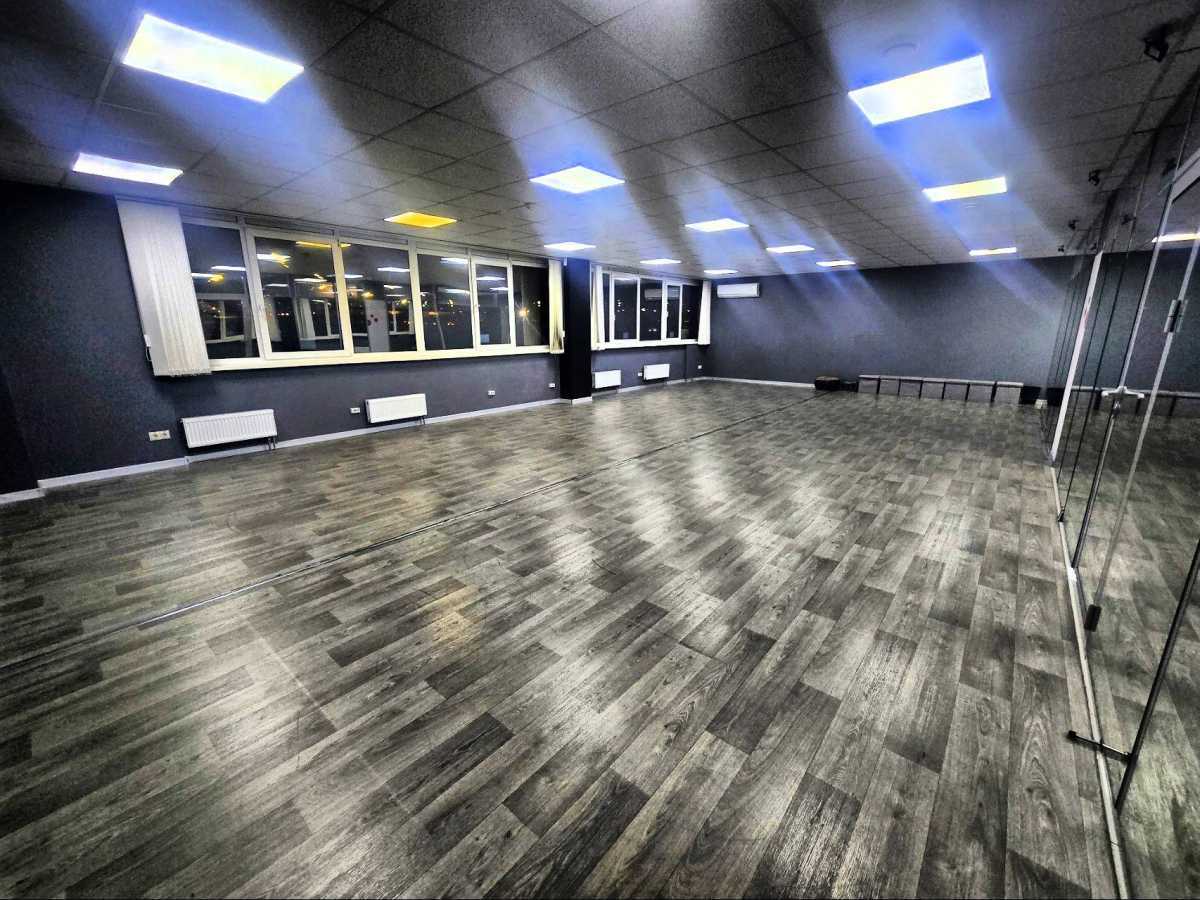 Оренда офісу 121.2 м², Олександра Мішуги вул., 10