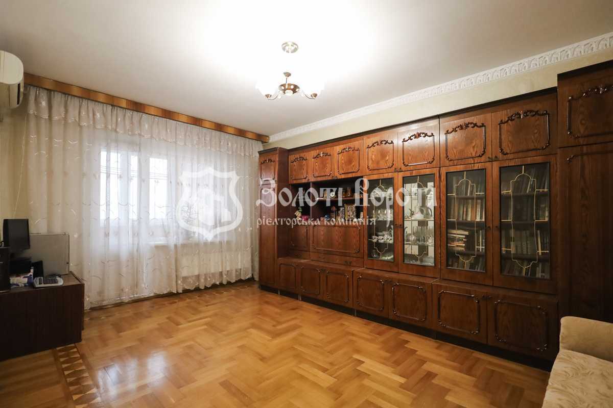 Продажа 3-комнатной квартиры 74 м², Ревуцкого ул., 13