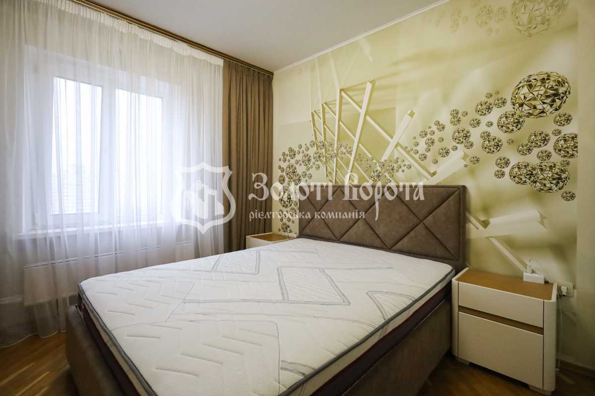 Продажа 3-комнатной квартиры 74 м², Ревуцкого ул., 13