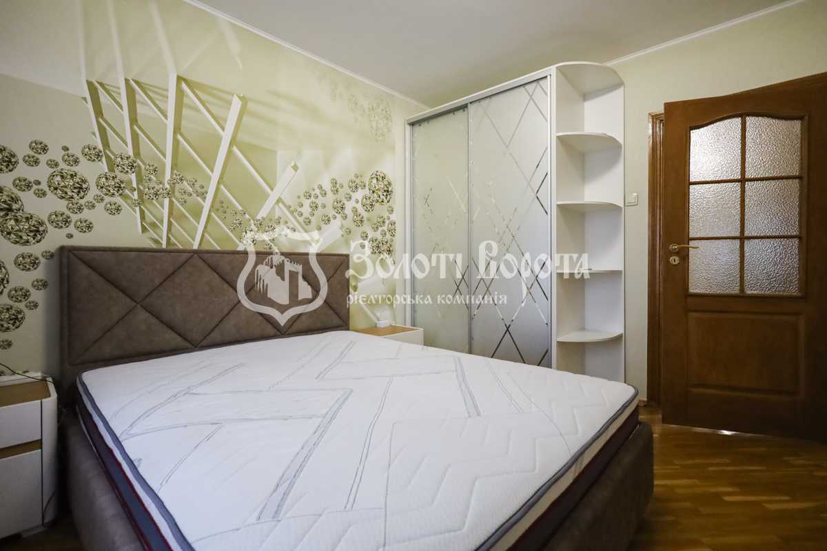 Продажа 3-комнатной квартиры 74 м², Ревуцкого ул., 13