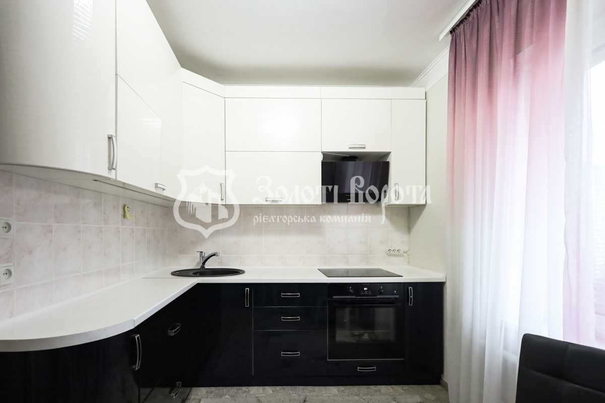 Продажа 3-комнатной квартиры 74 м², Ревуцкого ул., 13