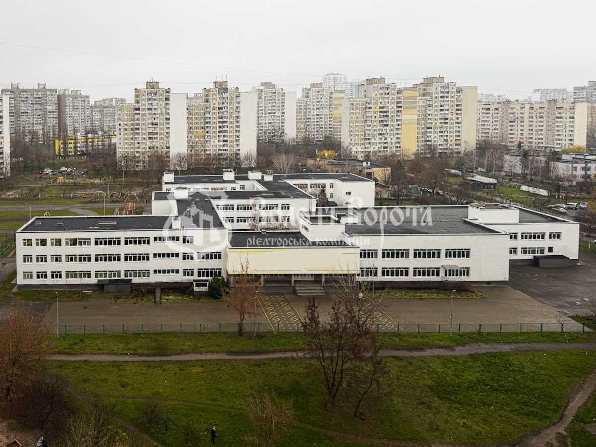 Продажа 3-комнатной квартиры 74 м², Ревуцкого ул., 13