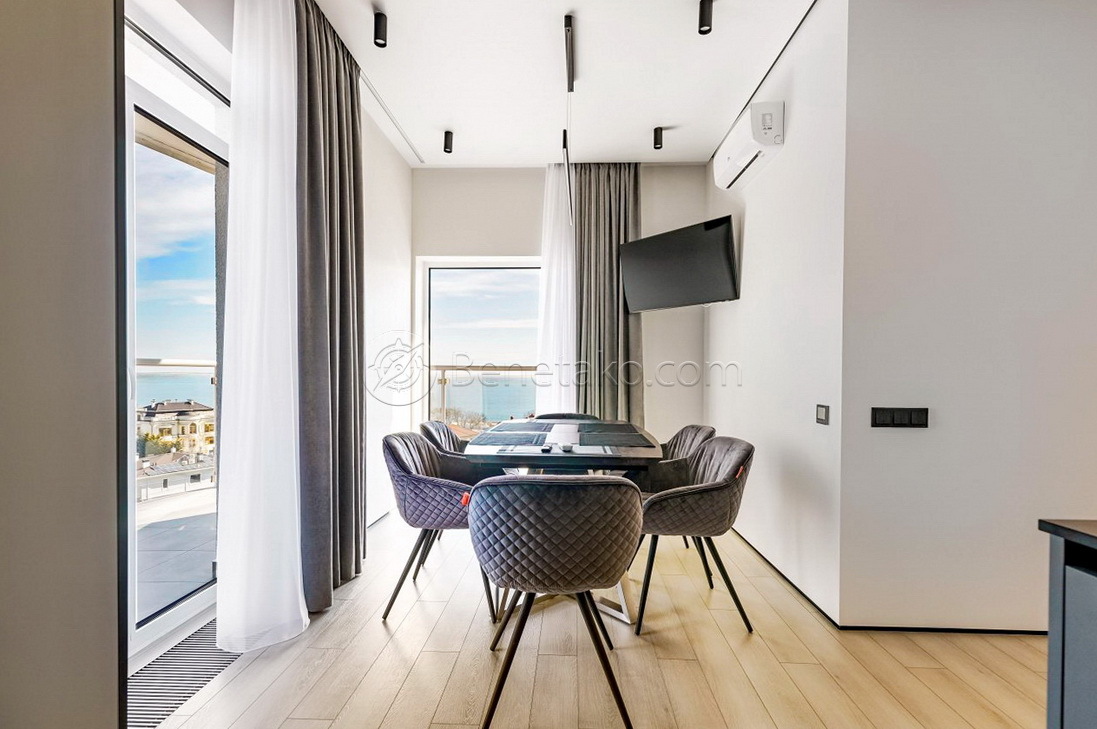 Аренда 3-комнатной квартиры 120 м², Ванный пер., 2/2