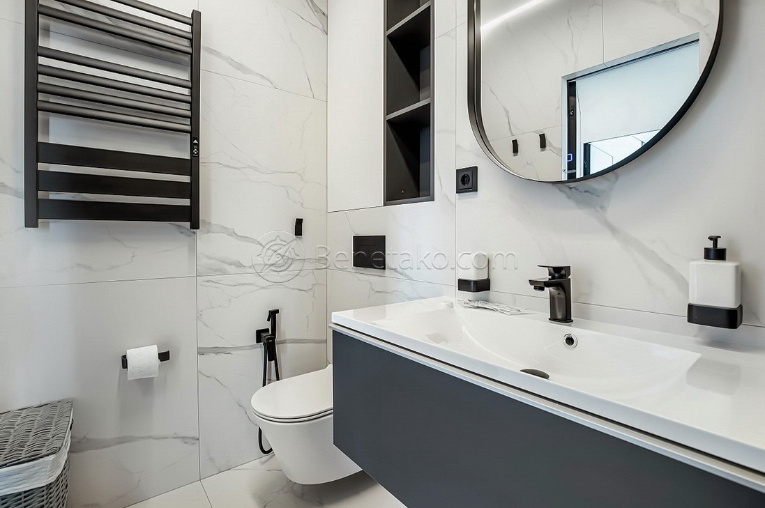 Аренда 3-комнатной квартиры 120 м², Ванный пер., 2/2