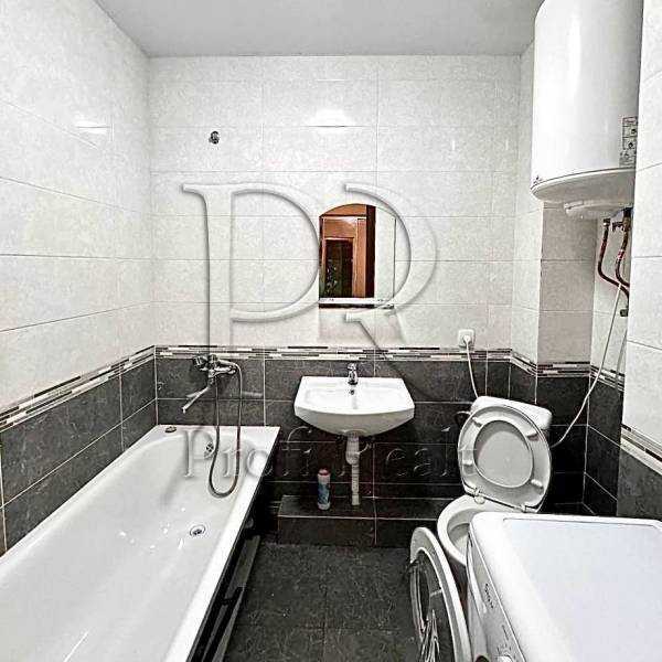 Продажа 1-комнатной квартиры 44 м², Балтийский пер., 1