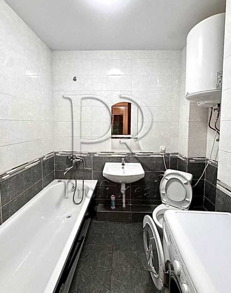 Продаж 1-кімнатної квартири 44 м², Балтійський пров., 1