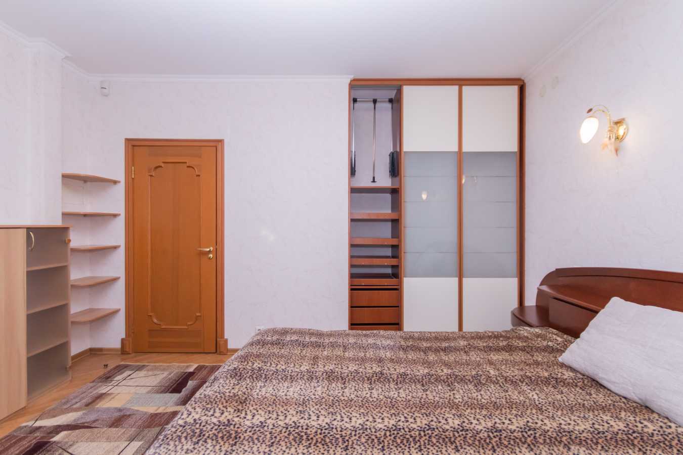 Аренда 3-комнатной квартиры 93 м², Героев Сталинграда просп.