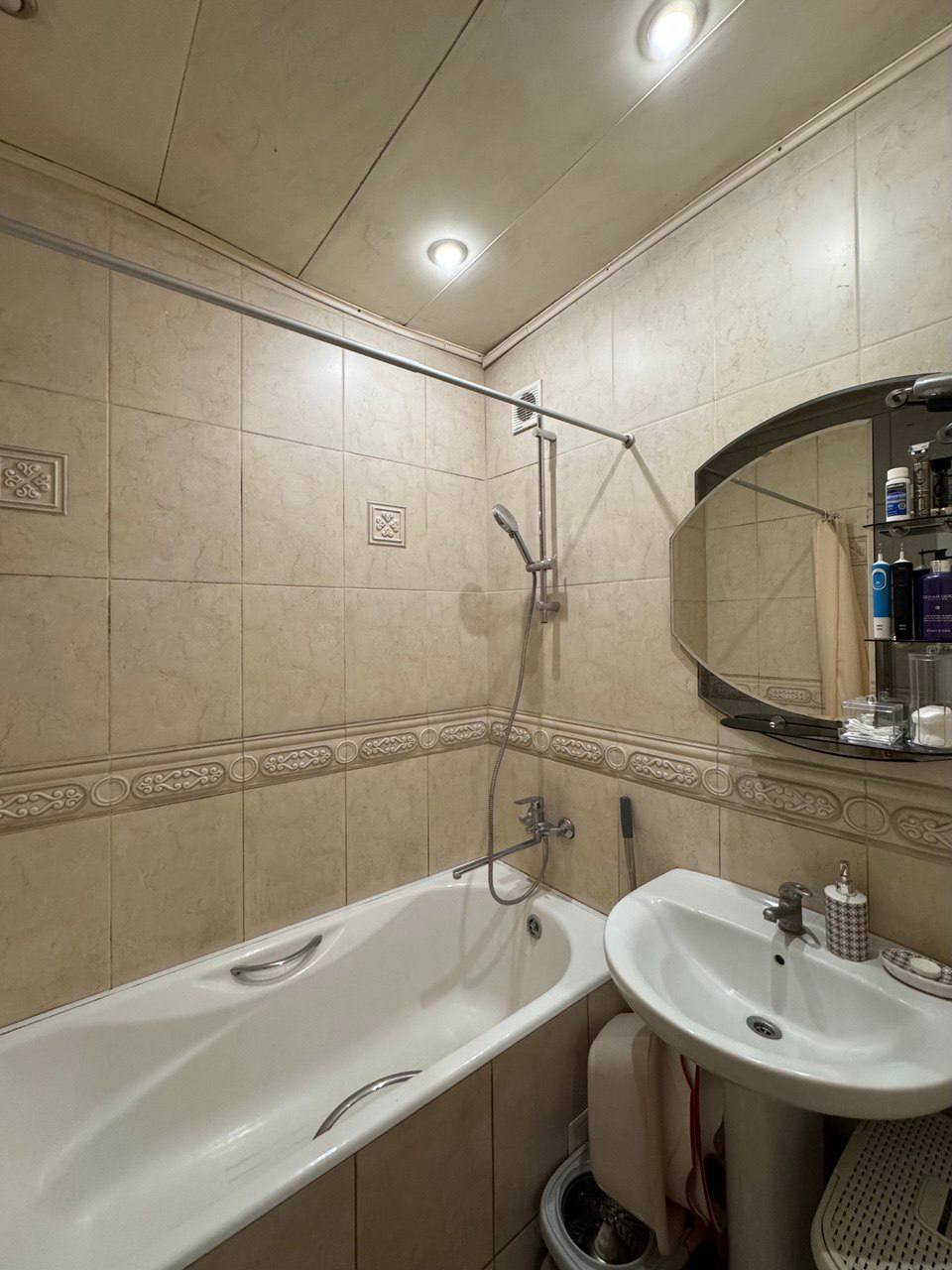 Продажа 3-комнатной квартиры 60 м², Михаила Грушевского ул.