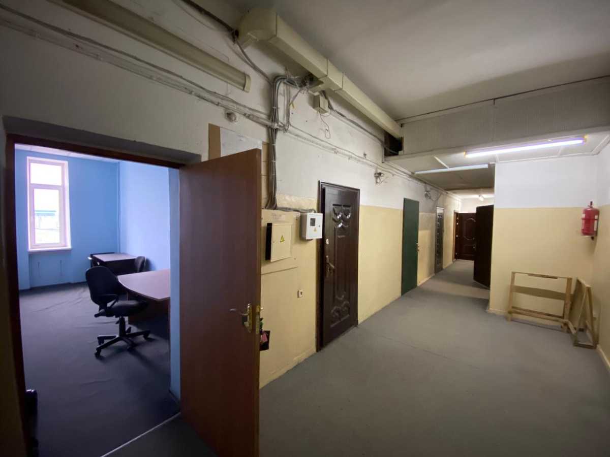 Продаж офісу 433 м², Кирилівська вул., 160 кА