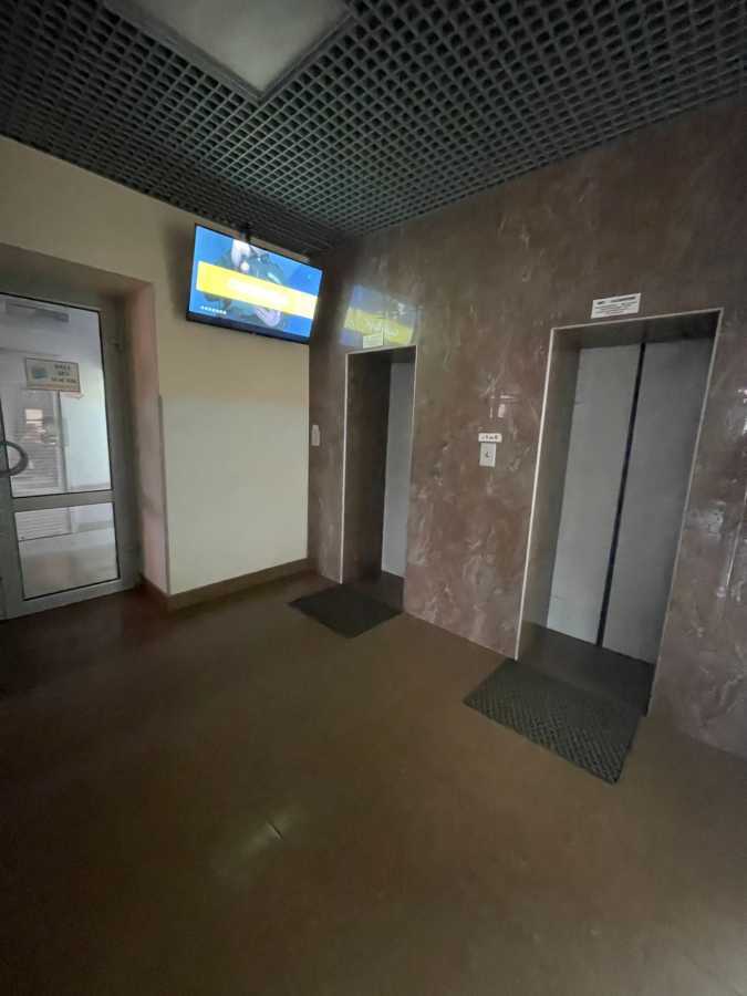 Продаж офісу 433 м², Кирилівська вул., 160 кА