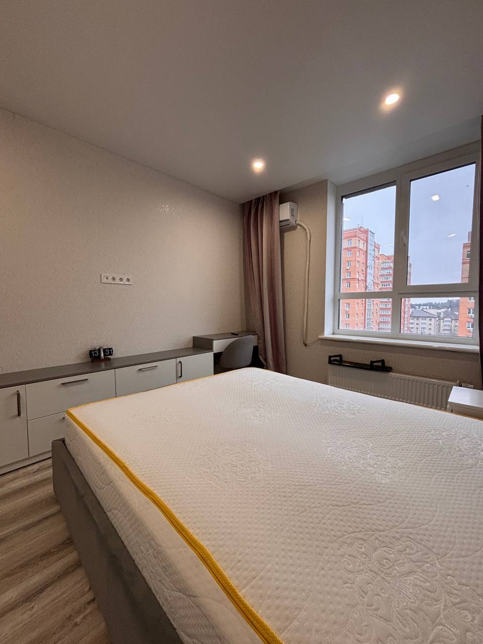 Продаж 1-кімнатної квартири 43 м², Університетська вул., 3/1