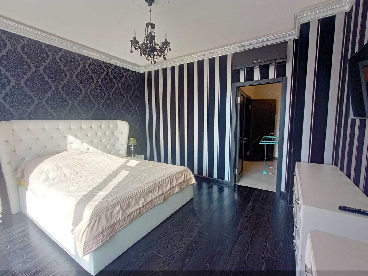 Аренда 2-комнатной квартиры 87 м², Владимира Антоновича ул., 131