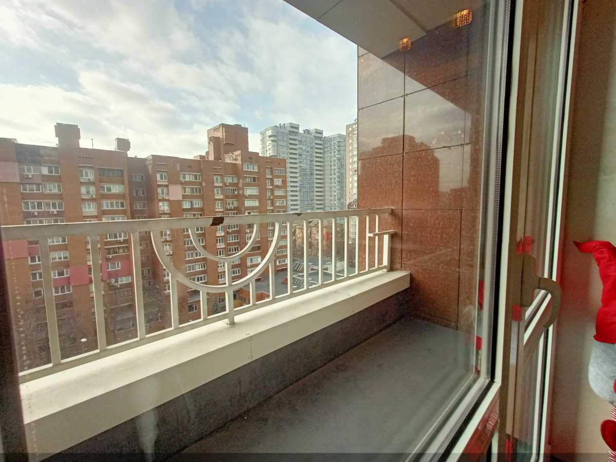 Аренда 2-комнатной квартиры 87 м², Владимира Антоновича ул., 131