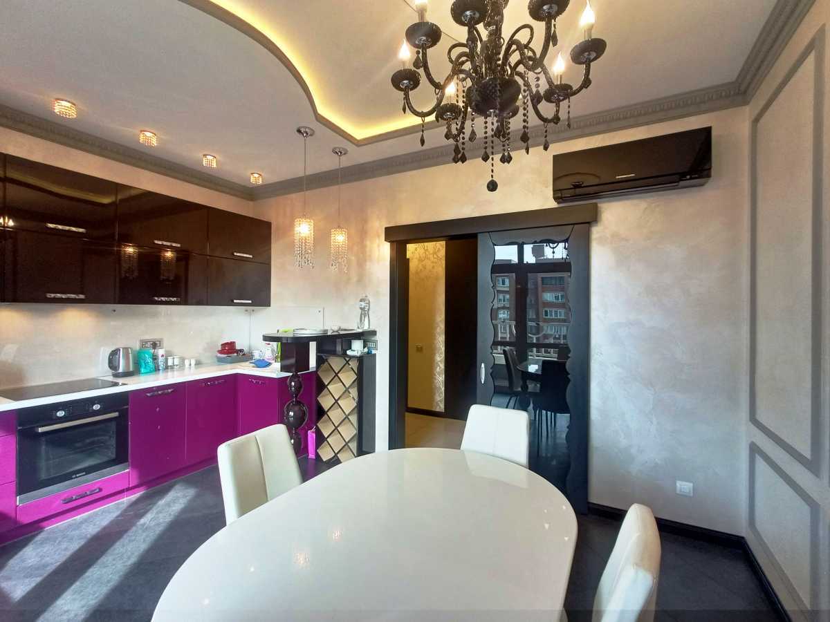 Аренда 2-комнатной квартиры 87 м², Владимира Антоновича ул., 131