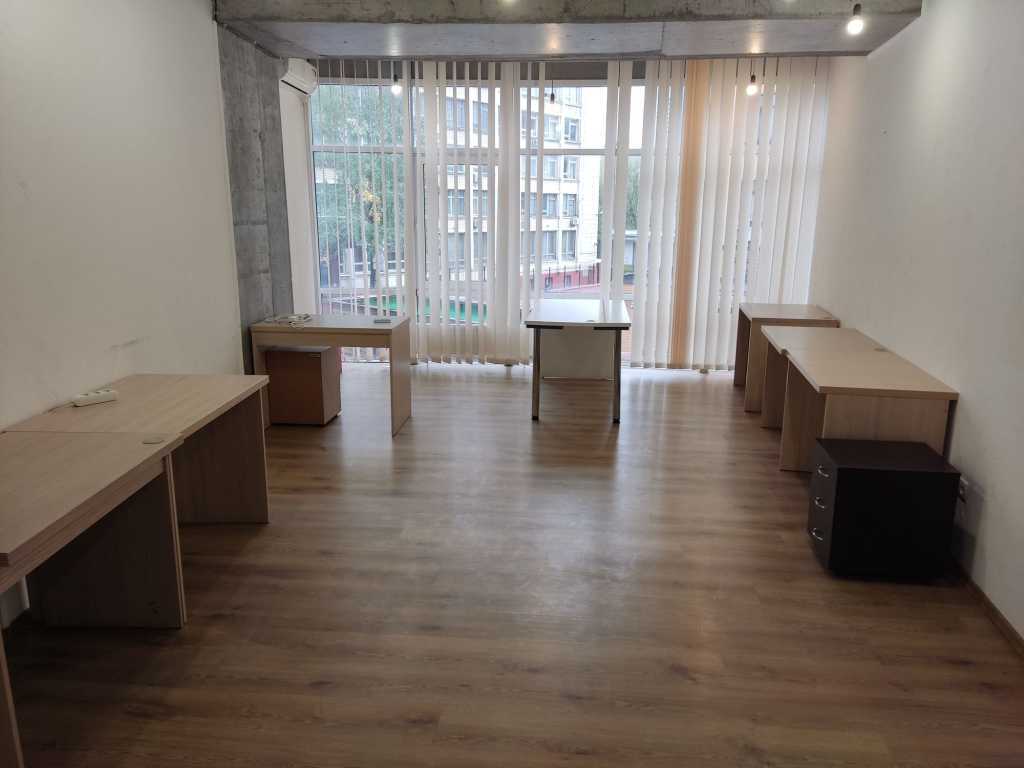 Оренда офісу 51 м², Євгена Коновальця вул., 36д