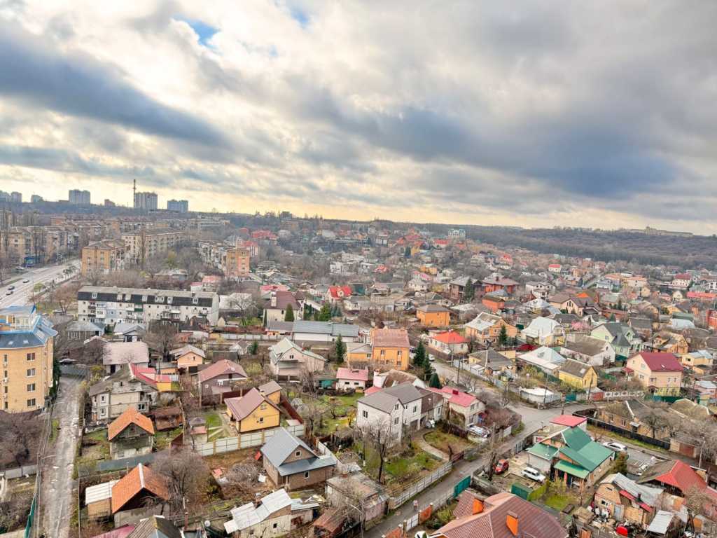 Продажа 3-комнатной квартиры 112 м², Науки просп., 30