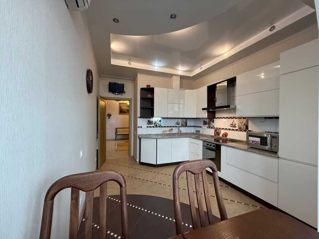 Продажа 3-комнатной квартиры 112 м², Науки просп., 30