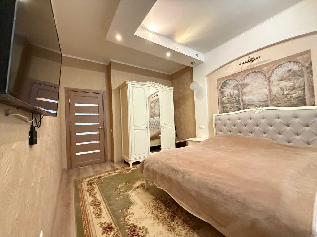 Продажа 3-комнатной квартиры 112 м², Науки просп., 30