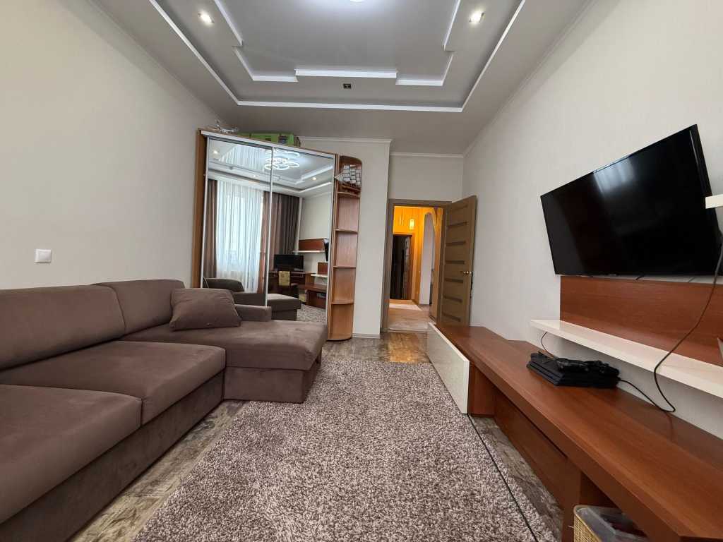 Продажа 3-комнатной квартиры 112 м², Науки просп., 30