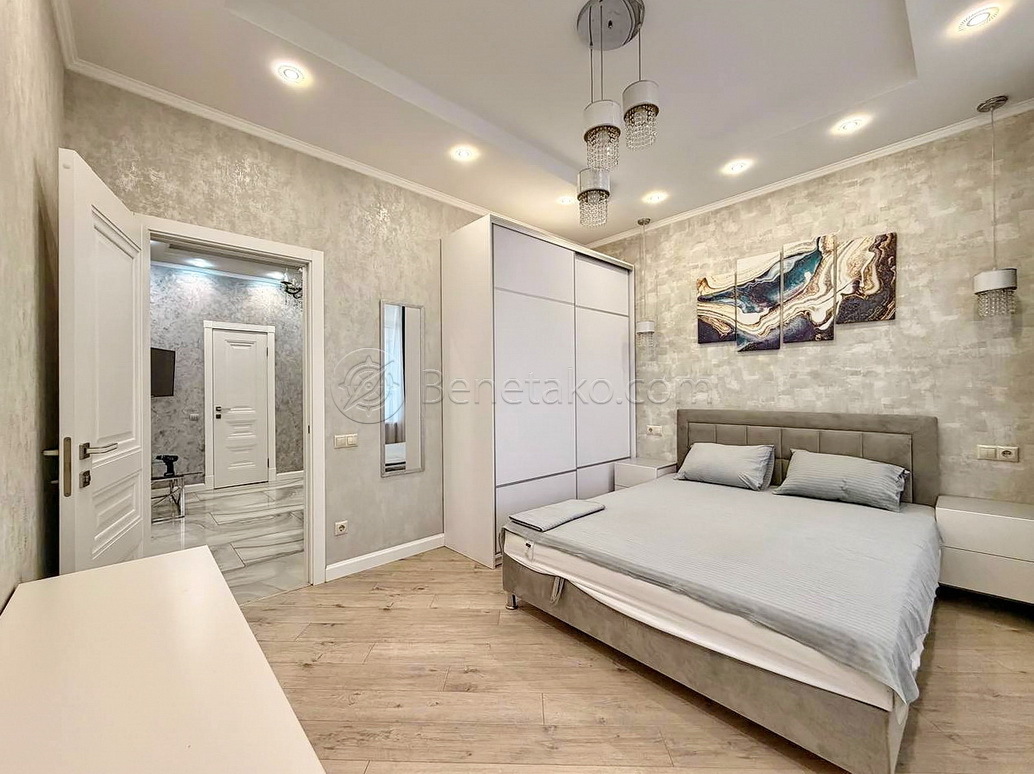 Оренда 3-кімнатної квартири 90 м², Каманіна вул., 16А/5