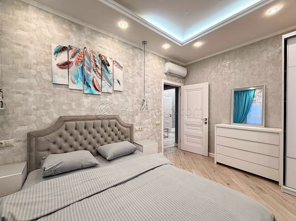 Оренда 3-кімнатної квартири 90 м², Каманіна вул., 16А/5