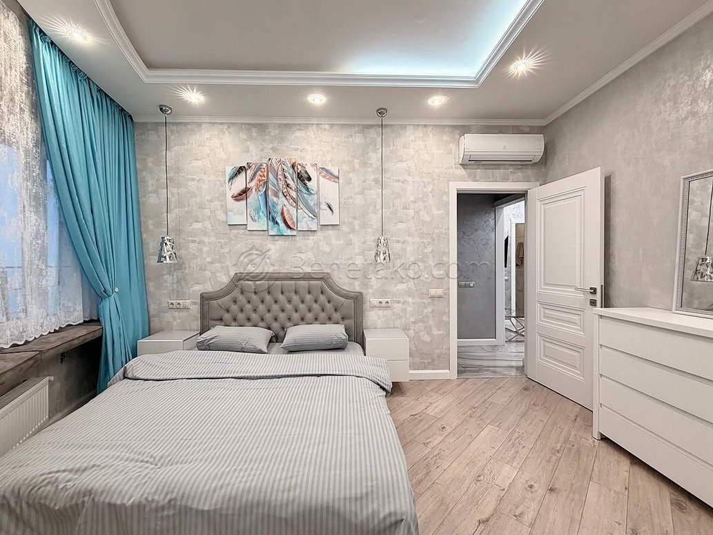 Оренда 3-кімнатної квартири 90 м², Каманіна вул., 16А/5