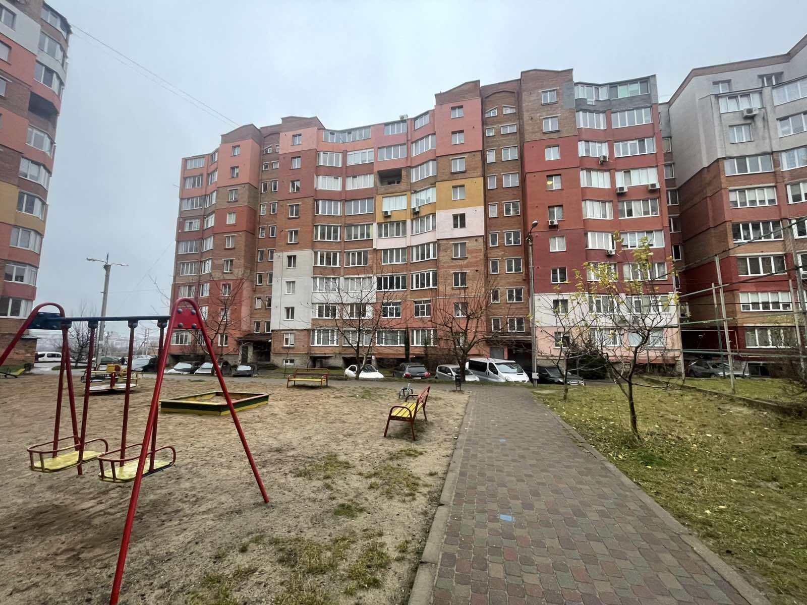 Продажа 2-уровневой квартиры 114 м², Строителей ул., 1