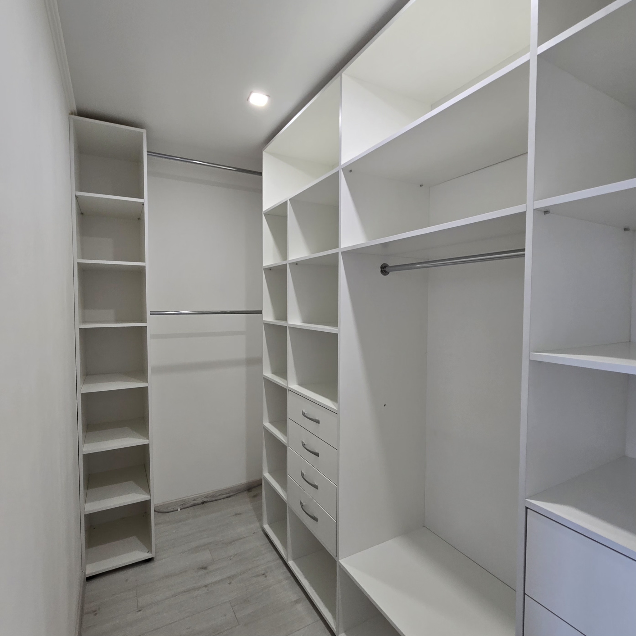 Продажа 2-комнатной квартиры 47 м², 200 летия Кривого Рога просп., 13