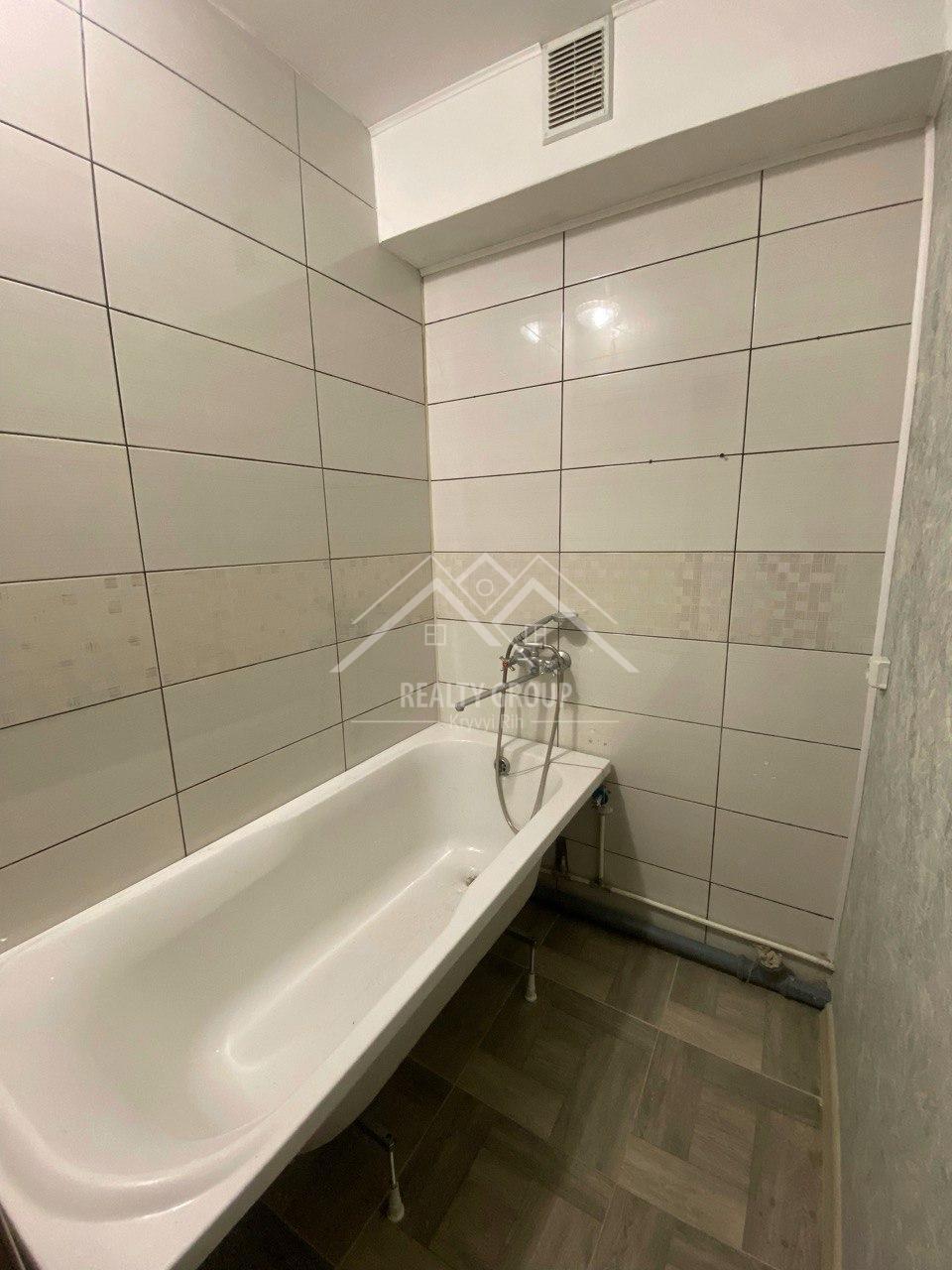 Продажа 2-комнатной квартиры 44 м², Военный городок-1 мкрн ул., 33