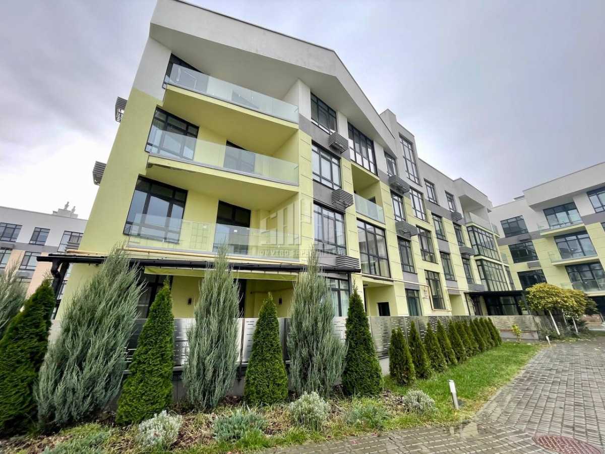 Продажа 2-комнатной квартиры 70 м², Богатырская ул., 32