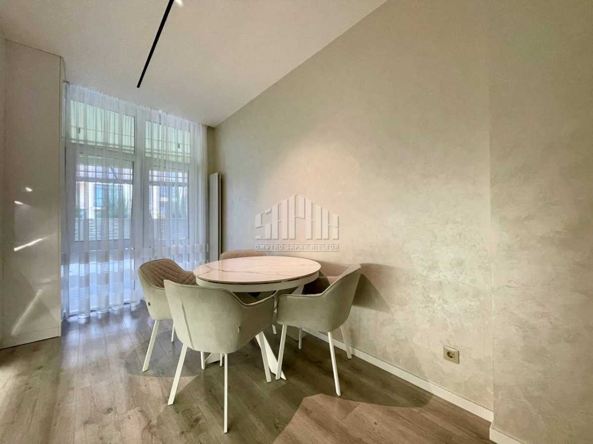 Продажа 2-комнатной квартиры 70 м², Богатырская ул., 32