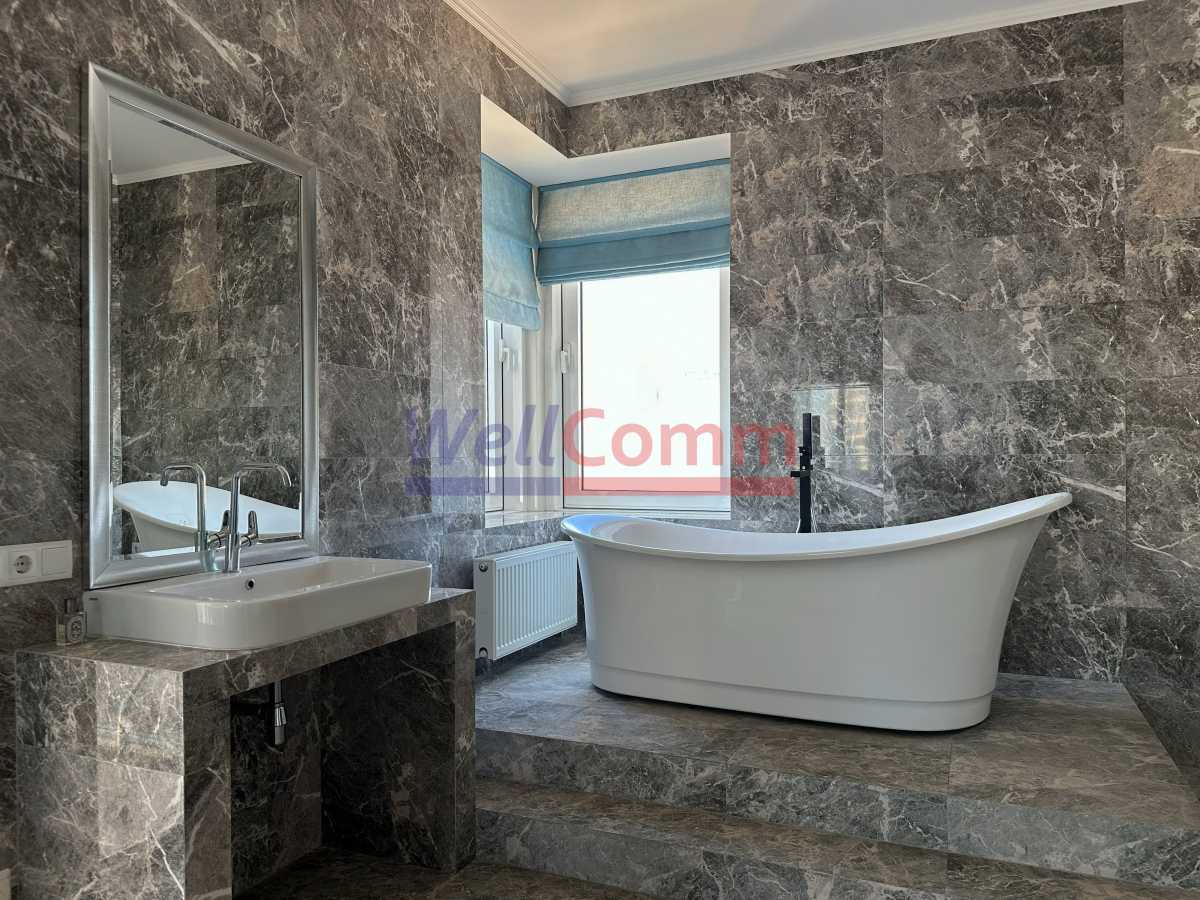 Продажа 3-комнатной квартиры 176.2 м², Леси Украинки бул., 7Б