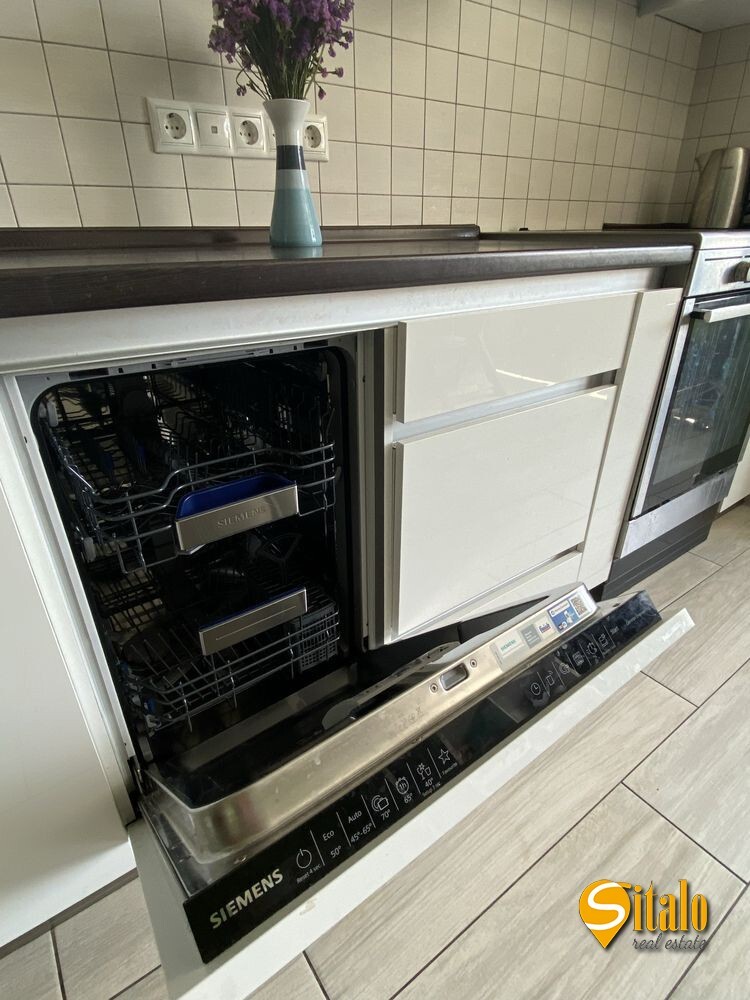 Продажа 1-комнатной квартиры 54 м², Ярослава Гашека бул., 8А