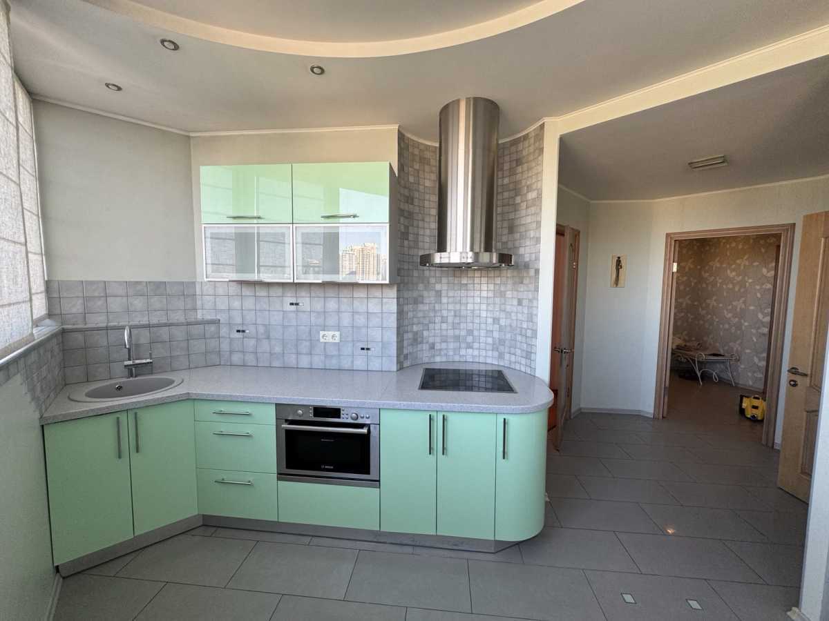 Продажа 2-комнатной квартиры 65 м², Саперно-Слободская ул., 22