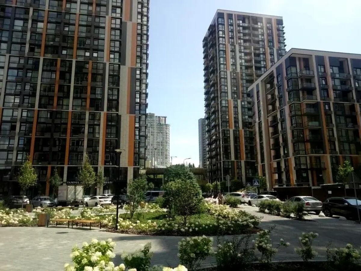 Продажа 3-комнатной квартиры 118.5 м², Предславинская ул., 42