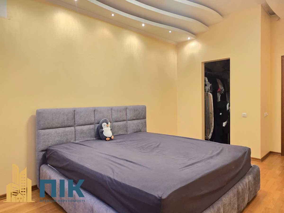 Продажа 4-комнатной квартиры 152 м², Героев Сталинграда просп., 8 К1