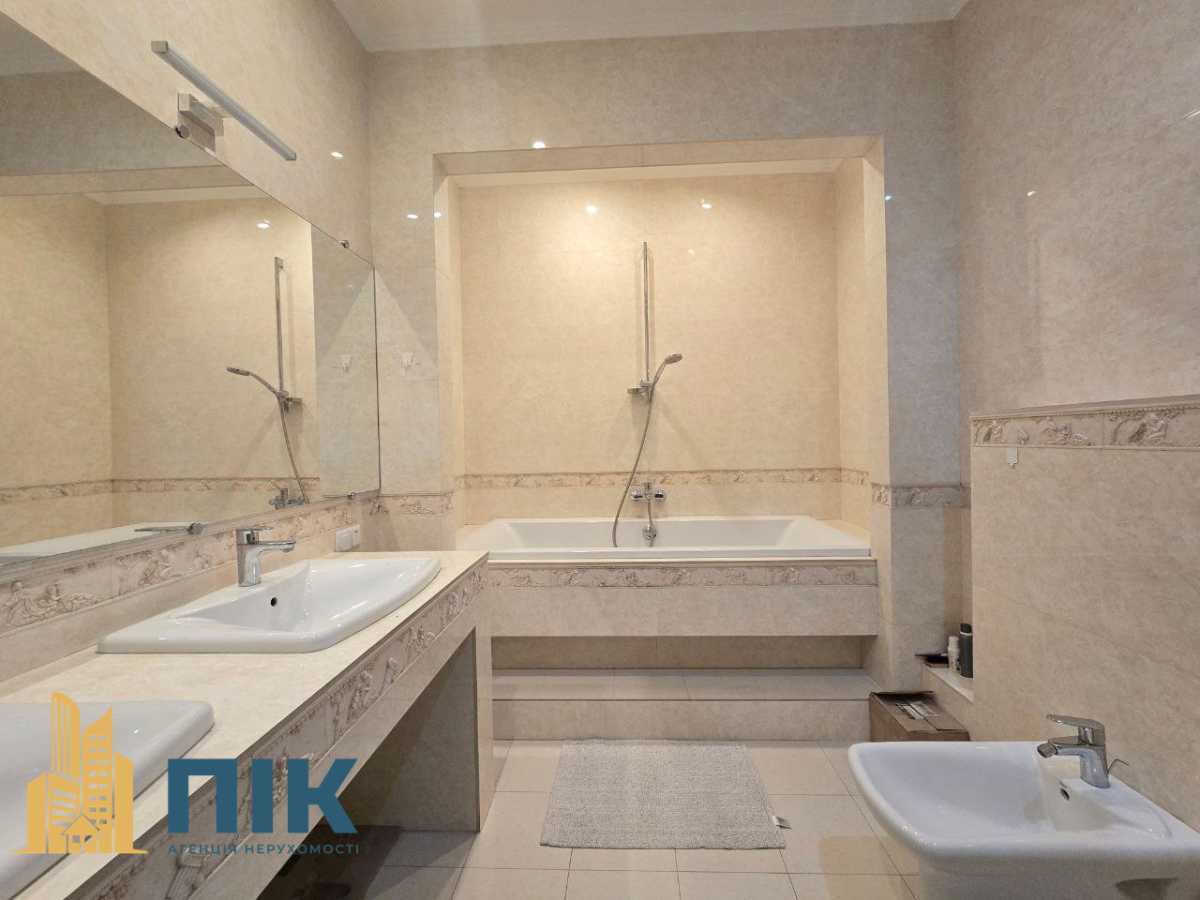 Продажа 4-комнатной квартиры 152 м², Героев Сталинграда просп., 8 К1