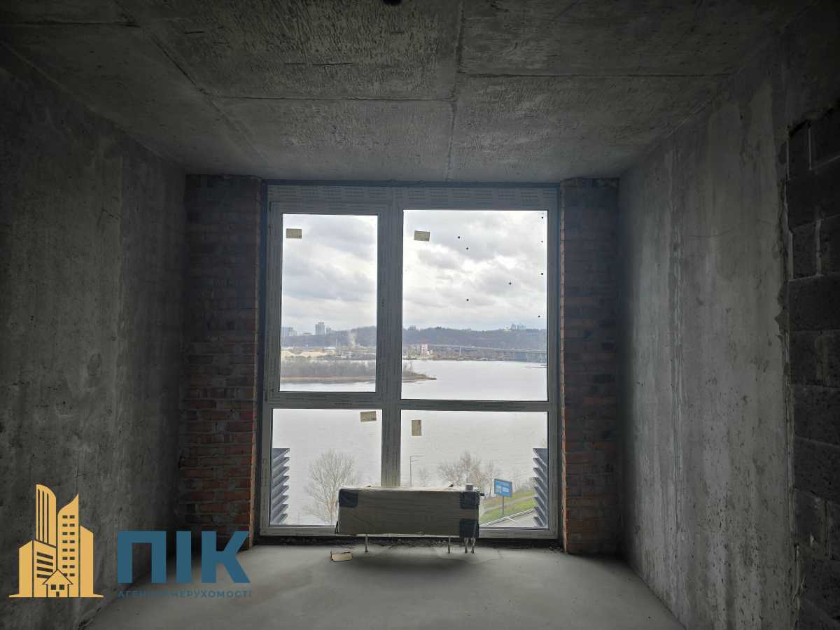 Продажа 2-комнатной квартиры 79 м², Днепровская наб., 15ж