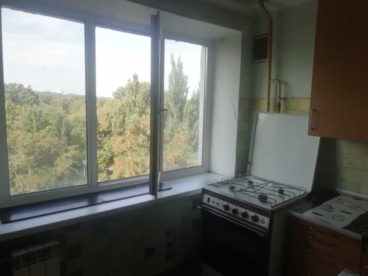 Продажа 2-комнатной квартиры 46.2 м², Русановский бул., 10