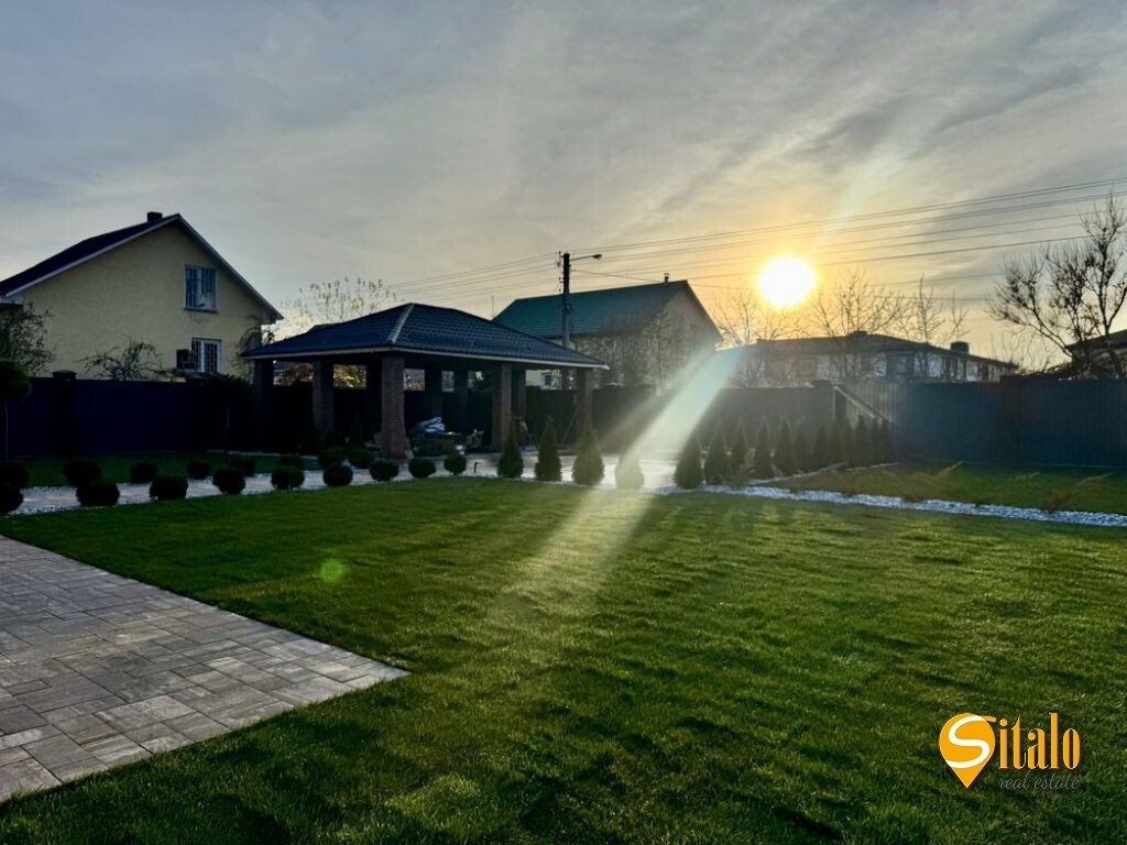 Продажа дома 290 м², 1-я Озерная ул.