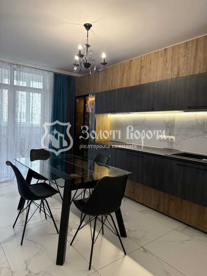 Продаж 2-кімнатної квартири 70.5 м², Олександрівська вул., 1