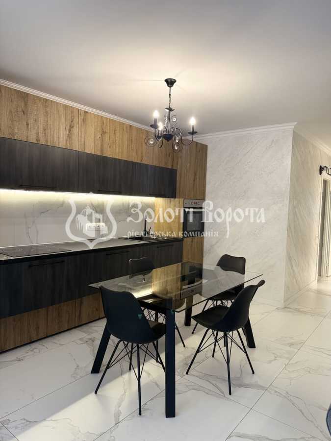 Продаж 2-кімнатної квартири 70.5 м², Олександрівська вул., 1