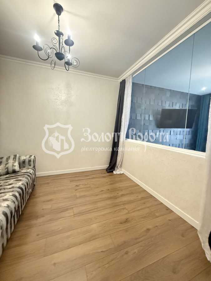 Продаж 2-кімнатної квартири 70.5 м², Олександрівська вул., 1