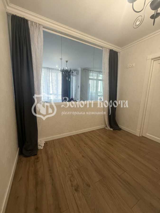 Продаж 2-кімнатної квартири 70.5 м², Олександрівська вул., 1