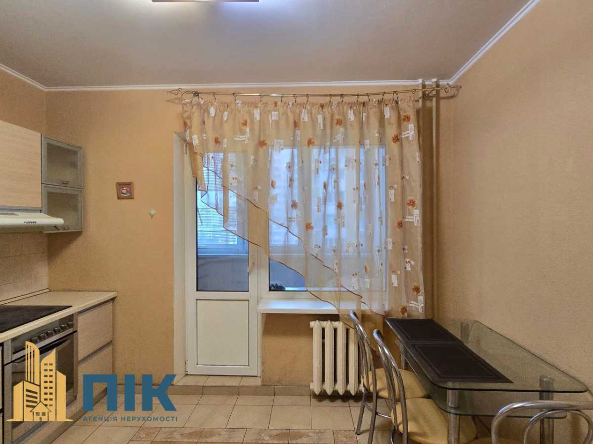 Продаж 1-кімнатної квартири 43 м², Котельникова вул., Драгоманова, 1Г