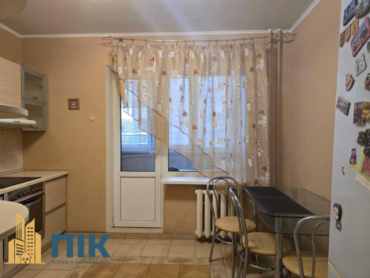 Продаж 1-кімнатної квартири 43 м², Котельникова вул., Драгоманова, 1Г