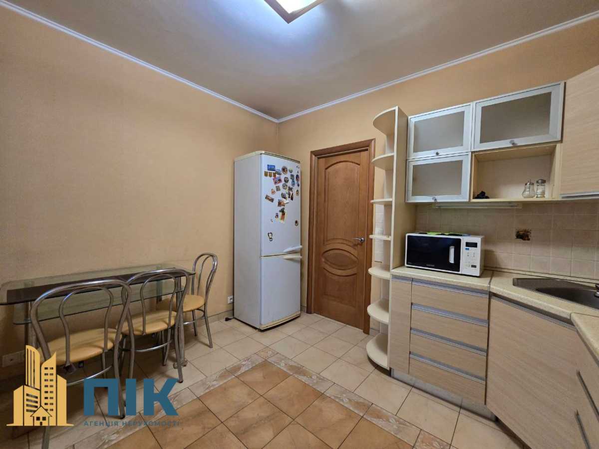 Продаж 1-кімнатної квартири 43 м², Котельникова вул., Драгоманова, 1Г
