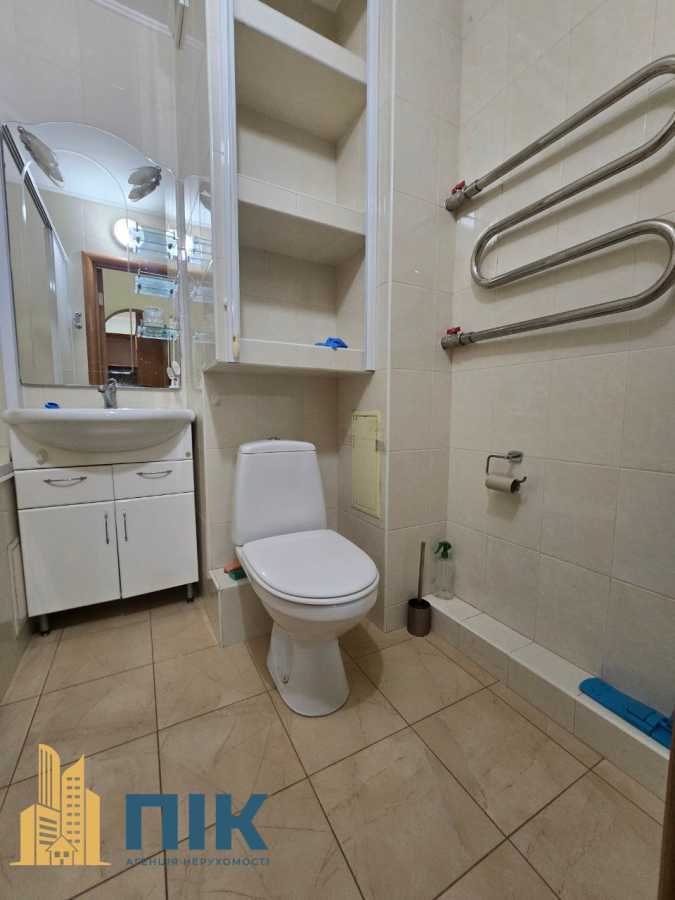 Продаж 1-кімнатної квартири 43 м², Котельникова вул., Драгоманова, 1Г