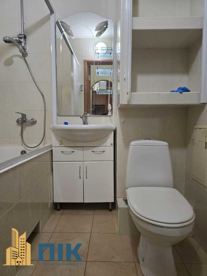 Продаж 1-кімнатної квартири 43 м², Котельникова вул., Драгоманова, 1Г